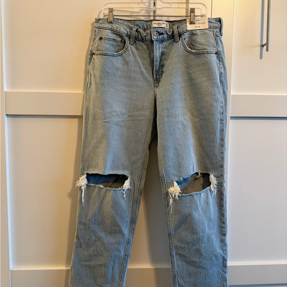 Abercrombie & Fitch Light Blue 90’s Distressed Boyfriend Jeans